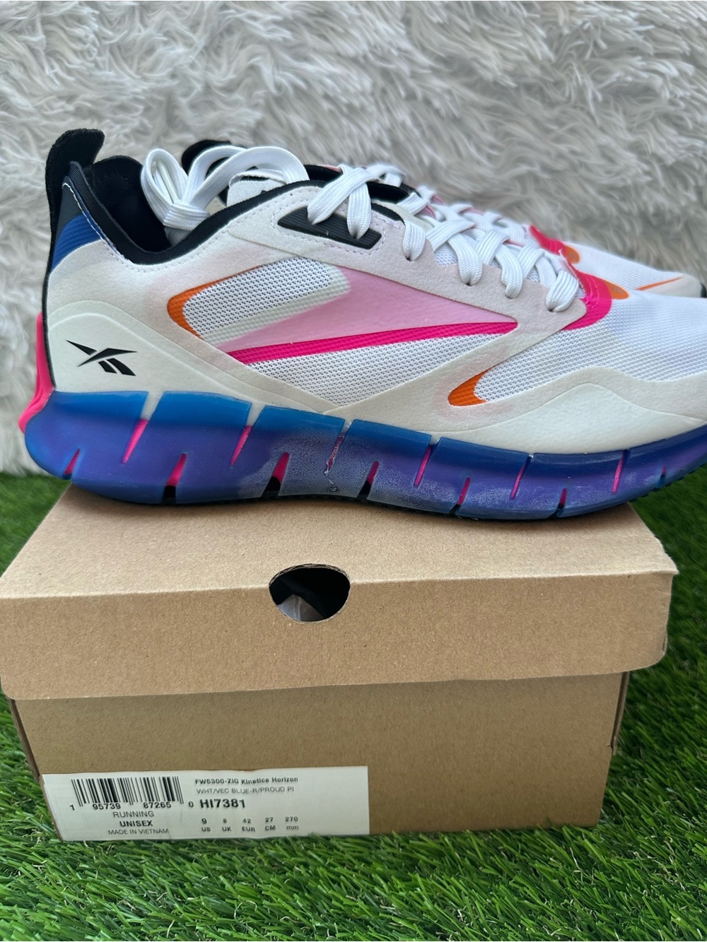 Reebok Zig Kinetica Horizon Running Sneakers White Pink/blue size 9